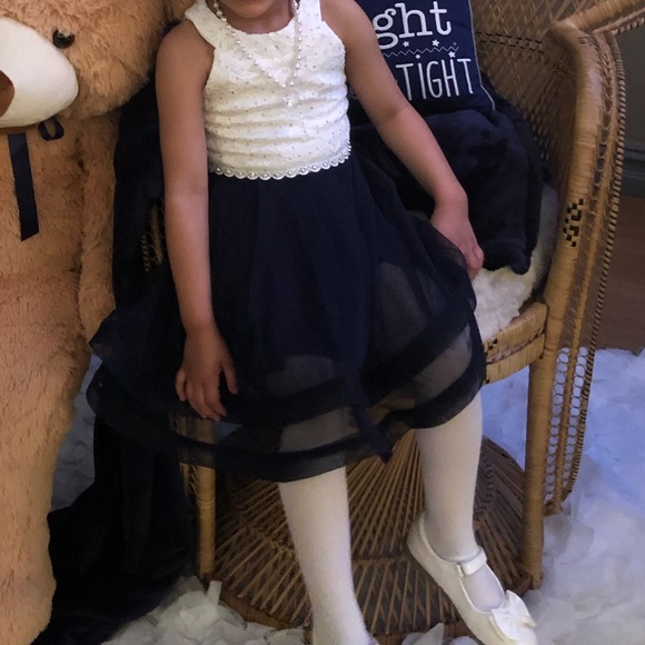 Beautiful Dress - Picture 5 of 5